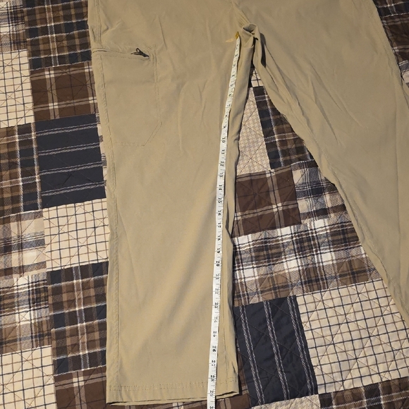 Eddie Bauer Men's Khaki Cargo Pants - Picture 2 of 9